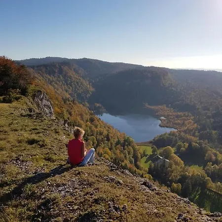 Grande Capacite Au Calme Circuit Cascades Du Herisson Bonlieu